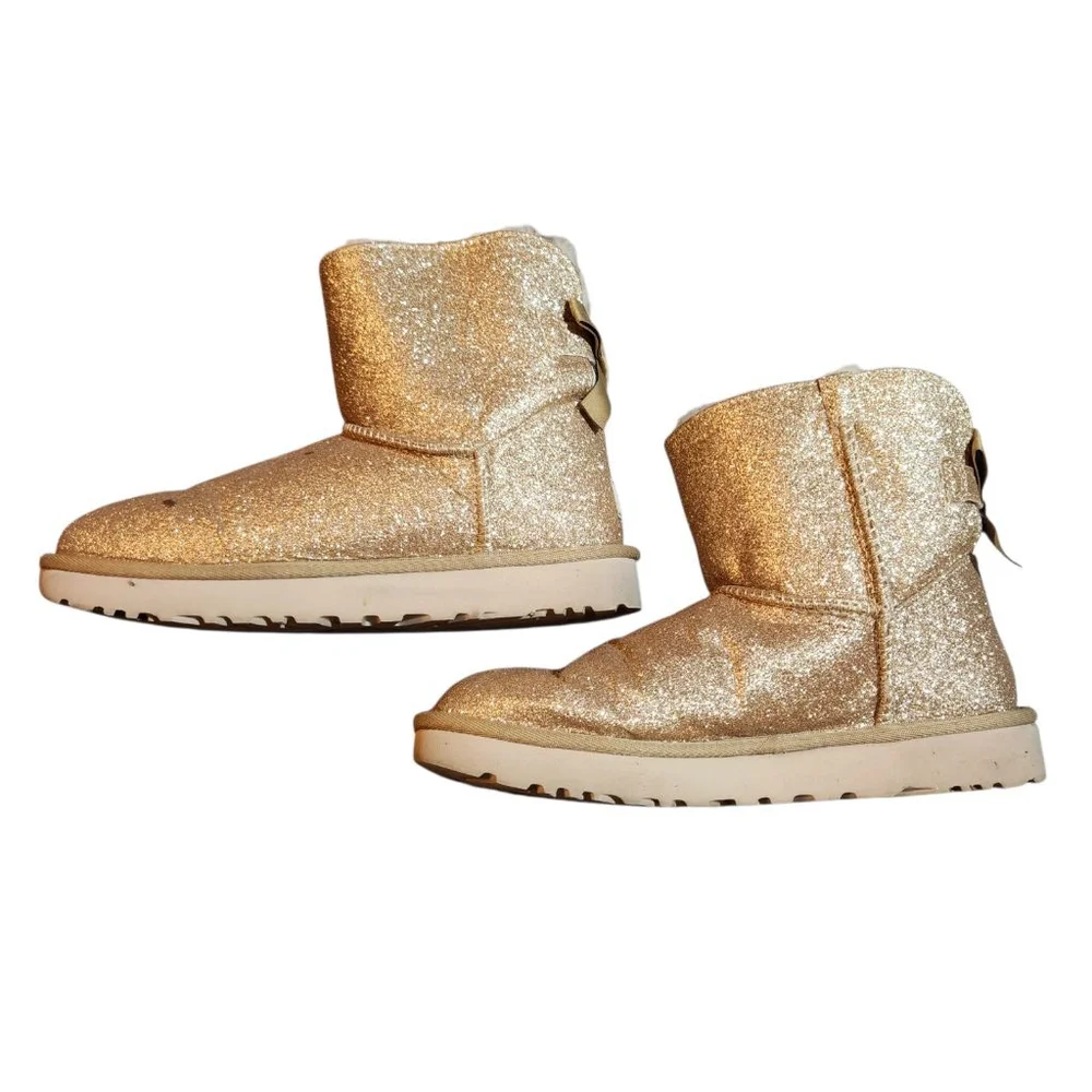 UGG Womens Gold Glitter Boots Size 7